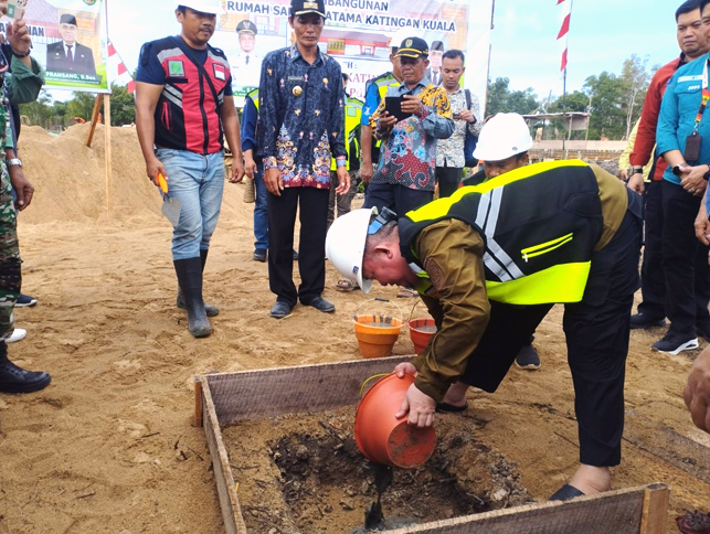 Pj Bupati Katingan Lakukan Peletakan Batu Pertama Pembangunan Rumah Sakit Pratama Katingan Kuala