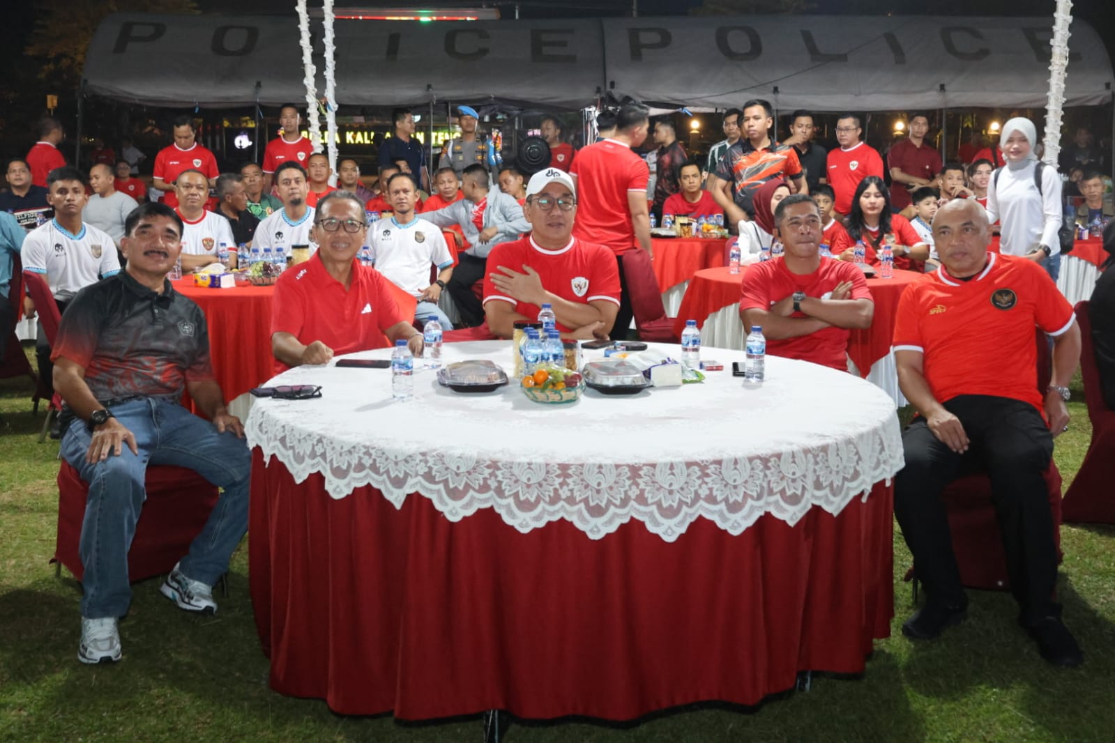 Merajut Persatuan dan Kesatuan, Polda Kalteng Gelar Nobar Semifinal Piala AFC U-23 Bersama Masyarakat