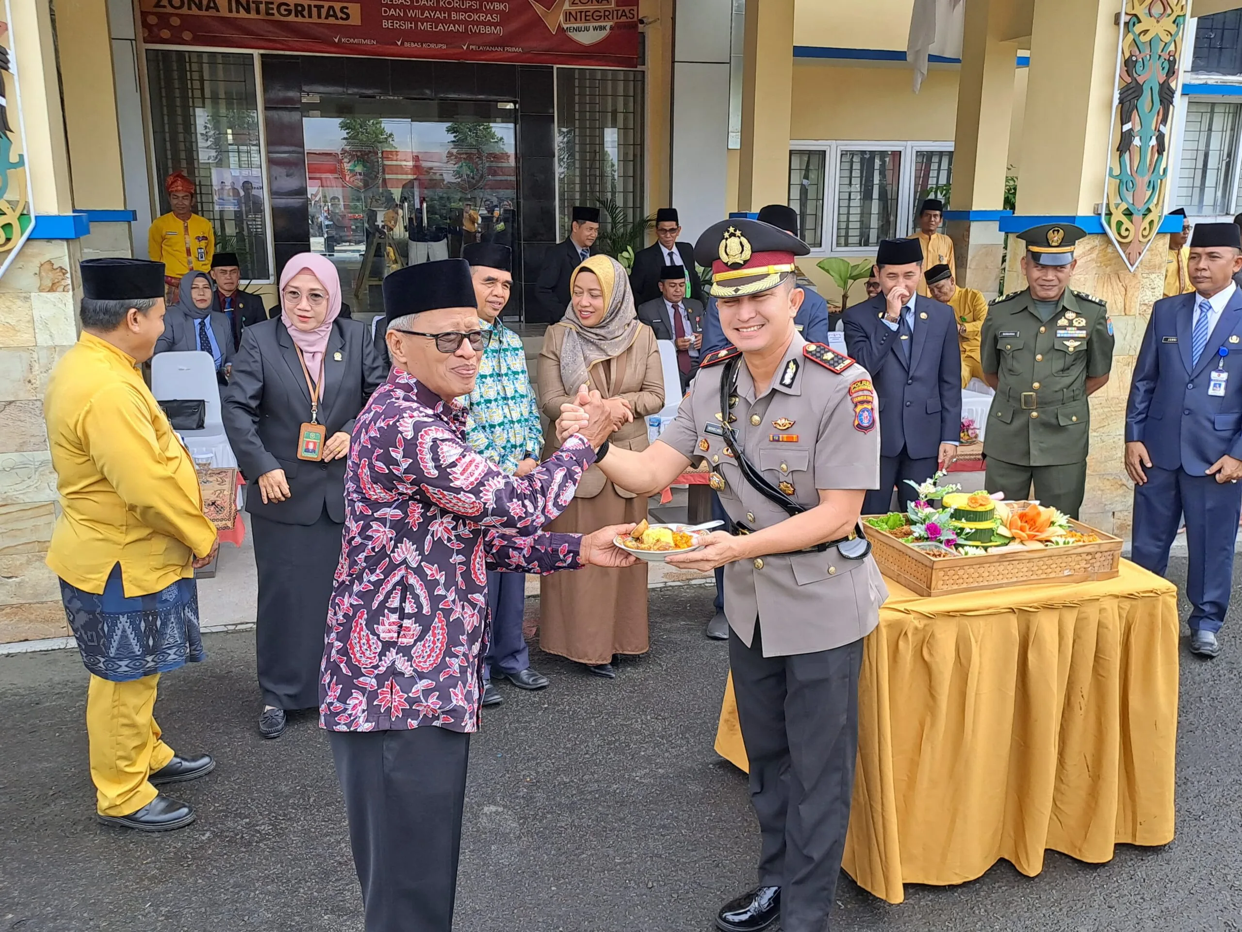 Wakapolres Kompol Wihelmus Hadiri Upacara Peringatan Hardiknas