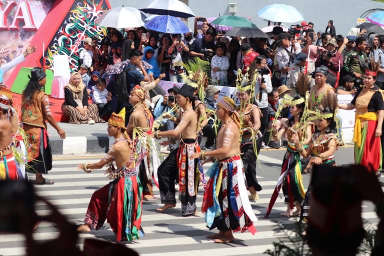 Sekda Bartim Hadiri Pelaksanaan Karnaval Budaya FBIM