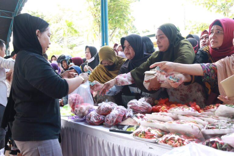 Pemprov Kalteng Bersama Pemkot Palangka Raya Selenggarakan Gerakan Pangan Murah