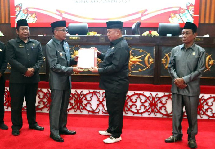 Pj Bupati Hermon Hadiri Rapur yang Digelar DPRD Mura