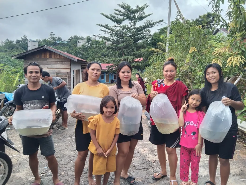 Perkuat Ketahanan Pangan, Pemdes Sei Hanyo Sebarkan Bibit Ikan