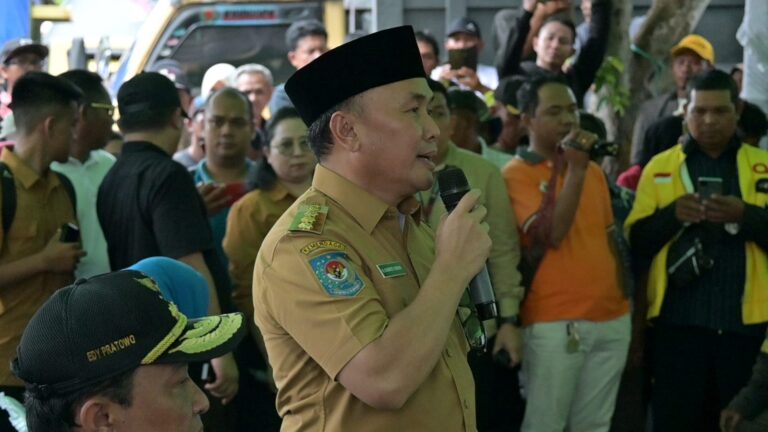 Dukung Kesejahteraan Mahasiswa, Gubernur H. Sugianto Sabran Gelar Pasar Murah di Sampit