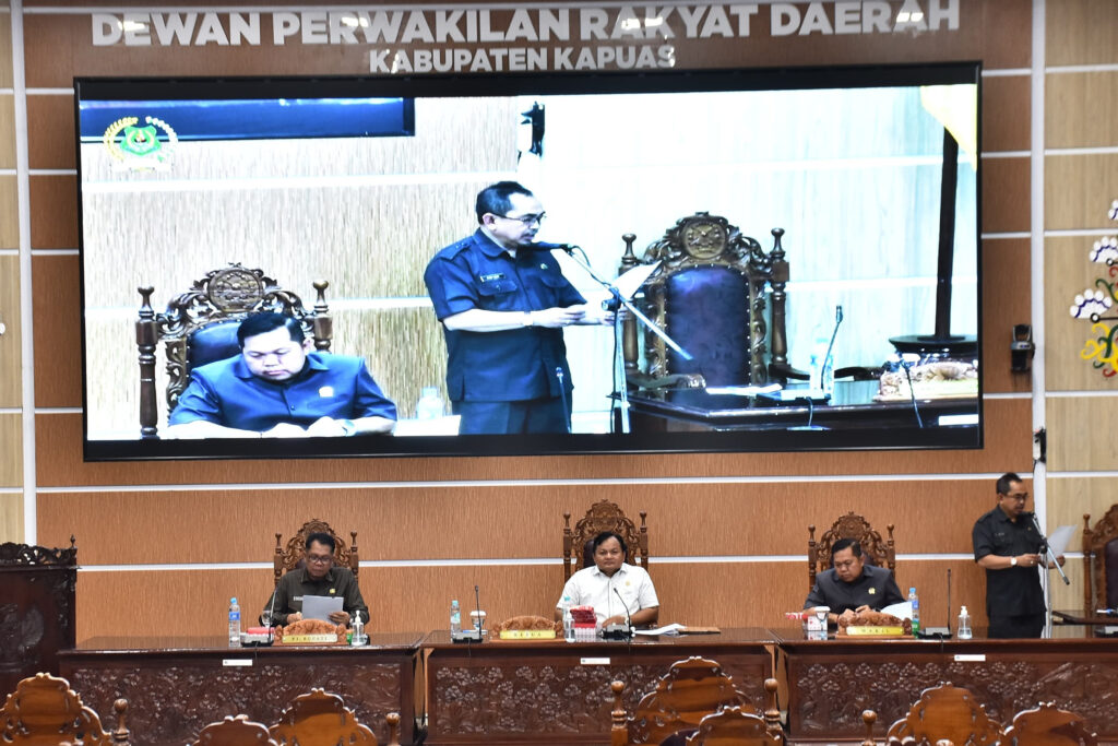 Pj Bupati Kapuas Sampaikan Jawaban Terhadap RAPBD Perubahan TA 2024