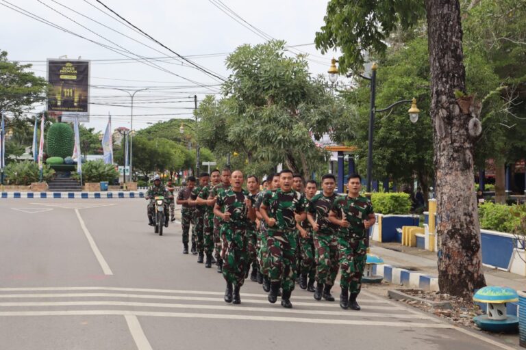 Anggota Kodim 1013/Mtw Rutin Laksanakan Pembinaan Fisik