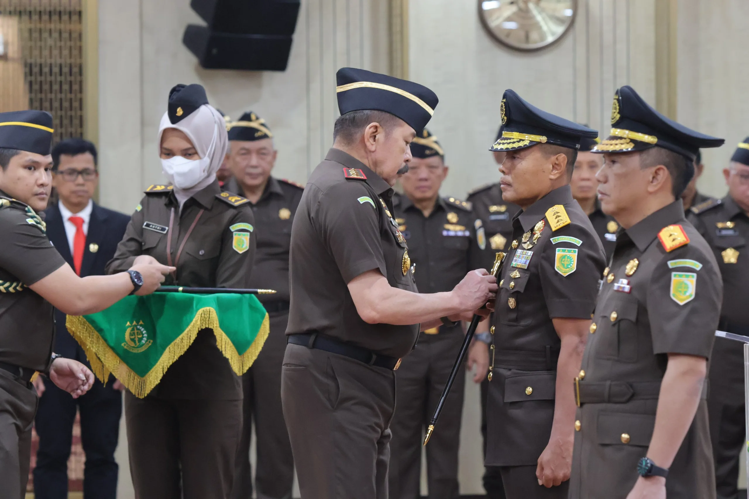 Jaksa Agung RI Melantik Jaksa Agung Muda Pidana Militer dan Kepala Kejati DKI Jakarta
