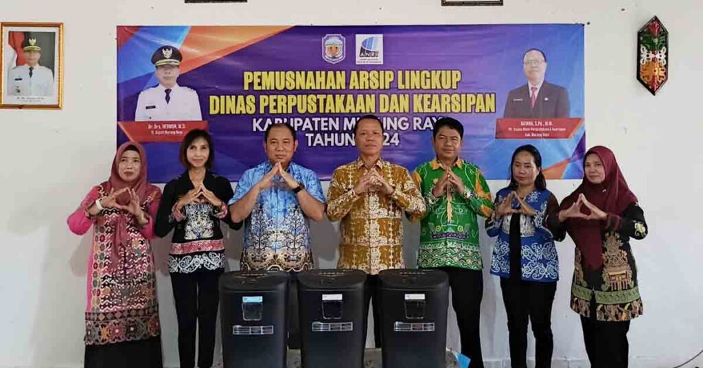 Dinas Perpustakaan dan Kearsipan Mura Laksanakan Pemusnahan Arsip