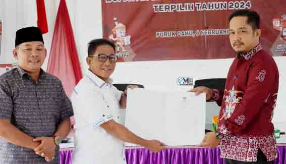KPU Tetapkan Heriyus-Rahmanto Sebagai Paslon Bupati dan Wakil Bupati Mura Terpilih