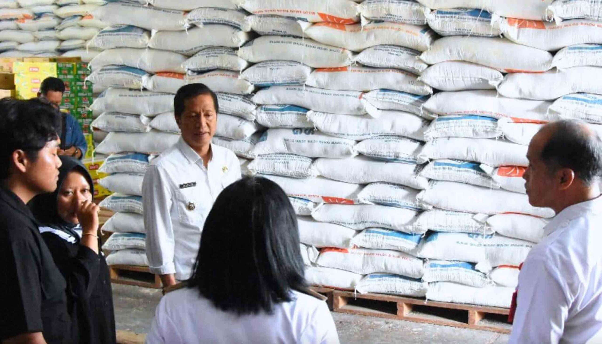 Jelang Ramadhan, Pj Bupati Barut Sambangi Gudang Bulog Pastikan Kertersediaan Bahan Pokok Aman