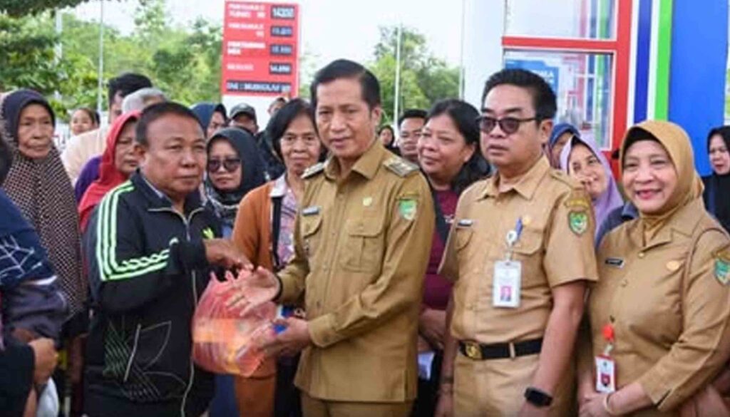 Pj Bupati : Pasar Murah Perusda Batara Membangun Diharapkan dapat Membantu Masyarakat