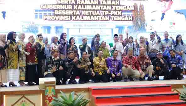 Pj Bupati Barut Hadiri Sertijab dan Lepas Sambut Serta Ramah Tamah Gubernur Kalteng