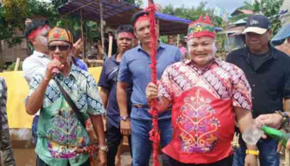 Ketua DPRD Kapuas Hadiri Upacara Tiwah Keluarga Besar Uwau Sumeng