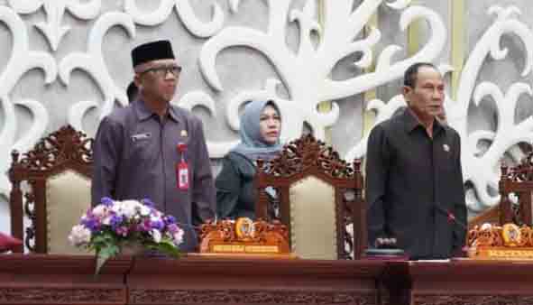 Plt Sekda Hadiri Rapur DPRD Kalteng