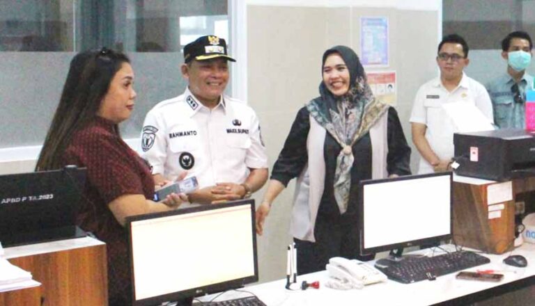 Wabup Mura Rahmanto Muhidin Kunjungi UPTD RSUD Puruk Cahu