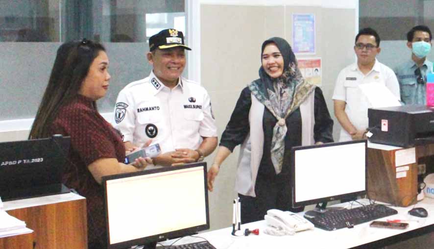 Wabup Mura Rahmanto Muhidin Kunjungi UPTD RSUD Puruk Cahu