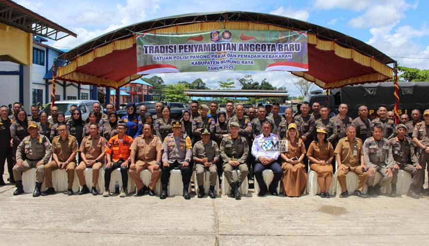 Bupati Mura Hadiri Tradisi Penyambutan Anggota Baru Satpol PP dan Damkar