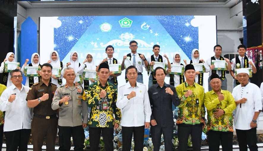 Pj Bupati Muhlis Hadiri Acara Perpisahan MAN Barito Utara
