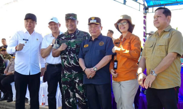 Wakil Ketua I DPRD Kapuas Hadiri Panen Raya Padi Serentak Nasional di Pulang Pisau