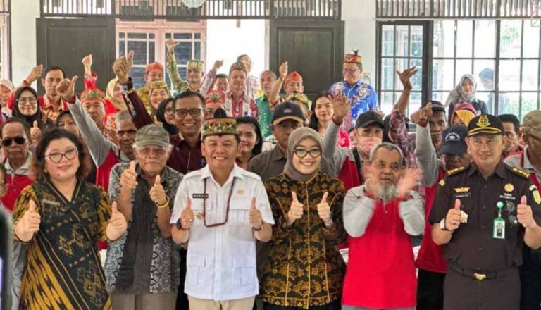 Wakil Ketua I DPRD Anjangsana ke Panti Sosial Tresna Werda Shinta Rangkang
