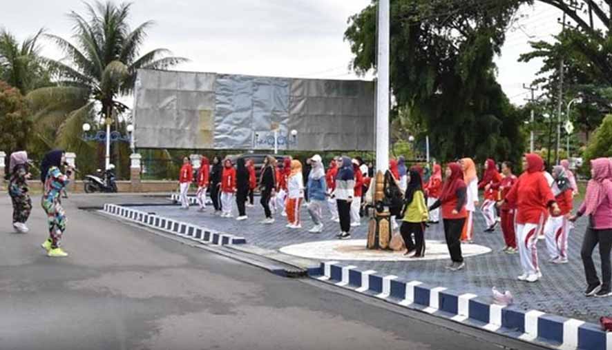 Terapkan Pola Hidup Sehat, Pj Ketua PKK Barito Utara Gelar Senam Pagi Bersama