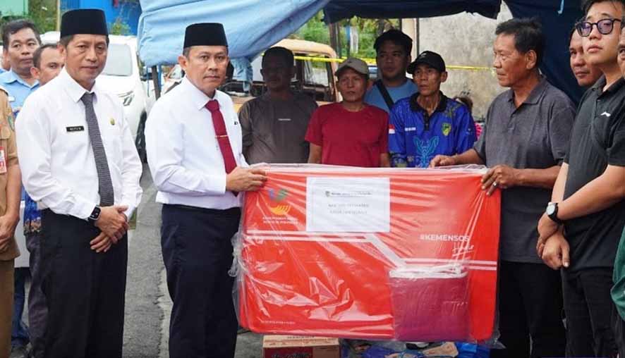 Bentuk Empati Kepada Korban Kebakaran, Pj Bupati Barito Utara Tinjau Lokasi dan Serahkan Bantuan
