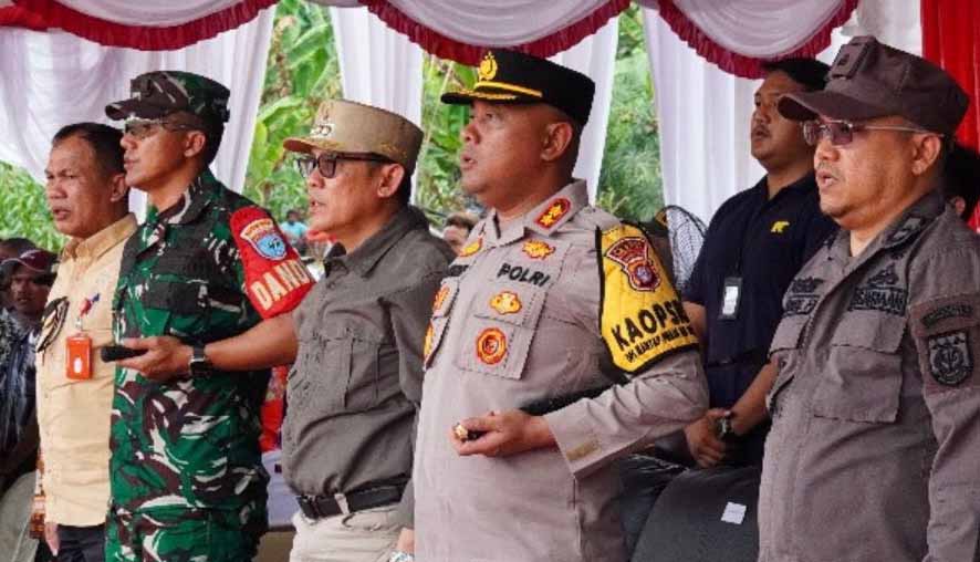 Pj. Bupati Barito Utara Hadiri Panen Raya Jagung Kuartal II di Desa Mampuak I