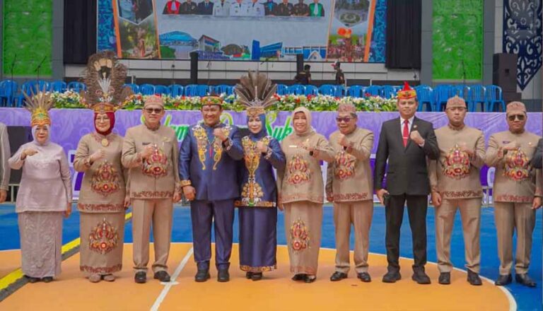 Pimpin Upacara Hari Jadi ke-75 Barito Utara, Wagub Edy Pratowo Tekankan Persatuan dan Pemerataan Pembangunan