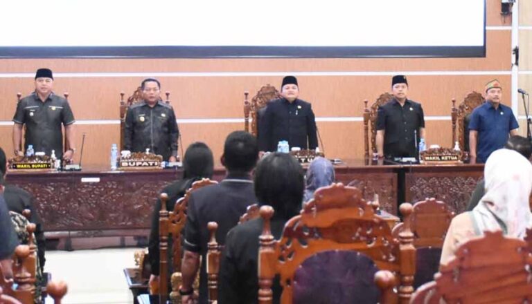 DPRD Kapuas Gelar Rapur Penyampaian Pendapat Akhir Fraksi-Fraksi Terhadap Raperda Pertanggungjawaban APBD TA 2024