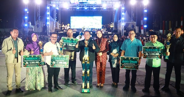 Minggu Keempat Huma Betang Night, Acara Dirangkai dengan Penyerahan Penghargaan Juara Pawai Muharram dan Penampilan Wali Band