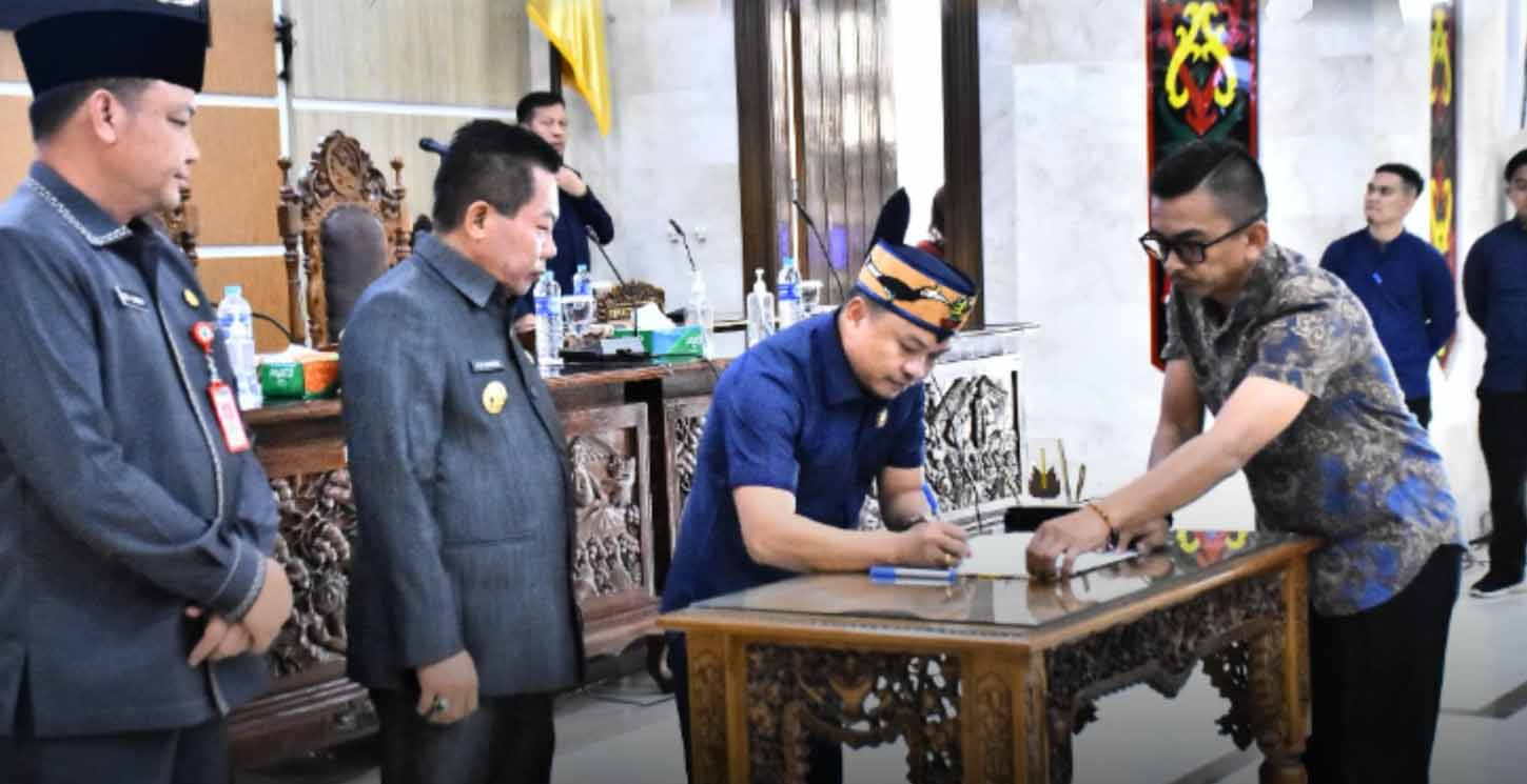 Sah! DPRD dan Pemkab Kapuas Tandatangani Persetujuan Enam Raperda