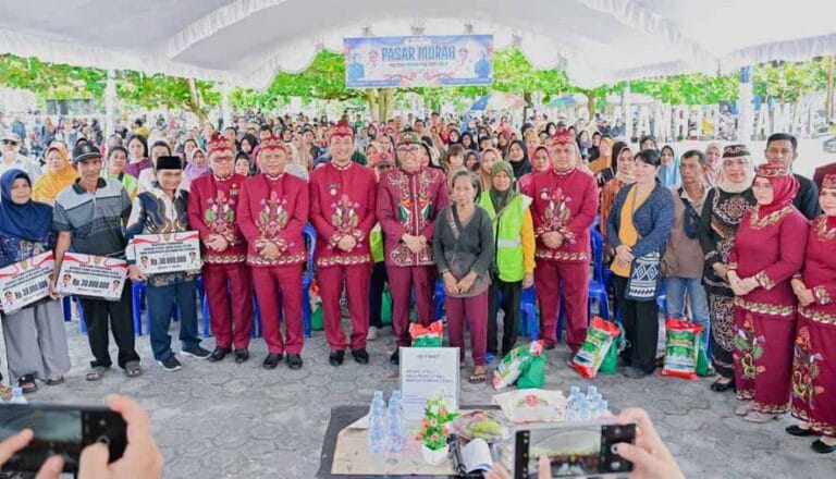 Hari Jadi ke-23 Kabupaten Sukamara, Pemprov Kalteng Bagikan 2.000 Paket Sembako Kepada Masyarakat