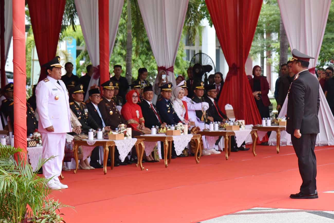 Wagub Kalteng Edy Pratowo Inspektur Upacara Penurunan Bendera HUT Ke-80 RI