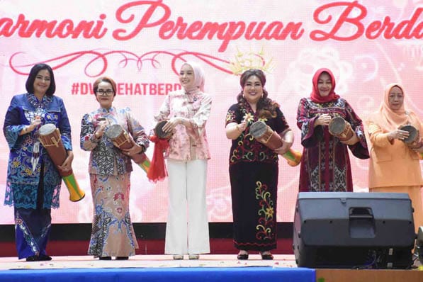 Aisyah Thisia Agustiar Sabran Buka Lomba Paduan Suara DWP Tingkat Prov Kalteng