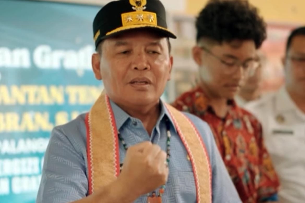 Gubernur Kalteng Tinjau Pelaksanaan MBG dan Cek Kesehatan Gratis di SMAN 3 Palangka Raya