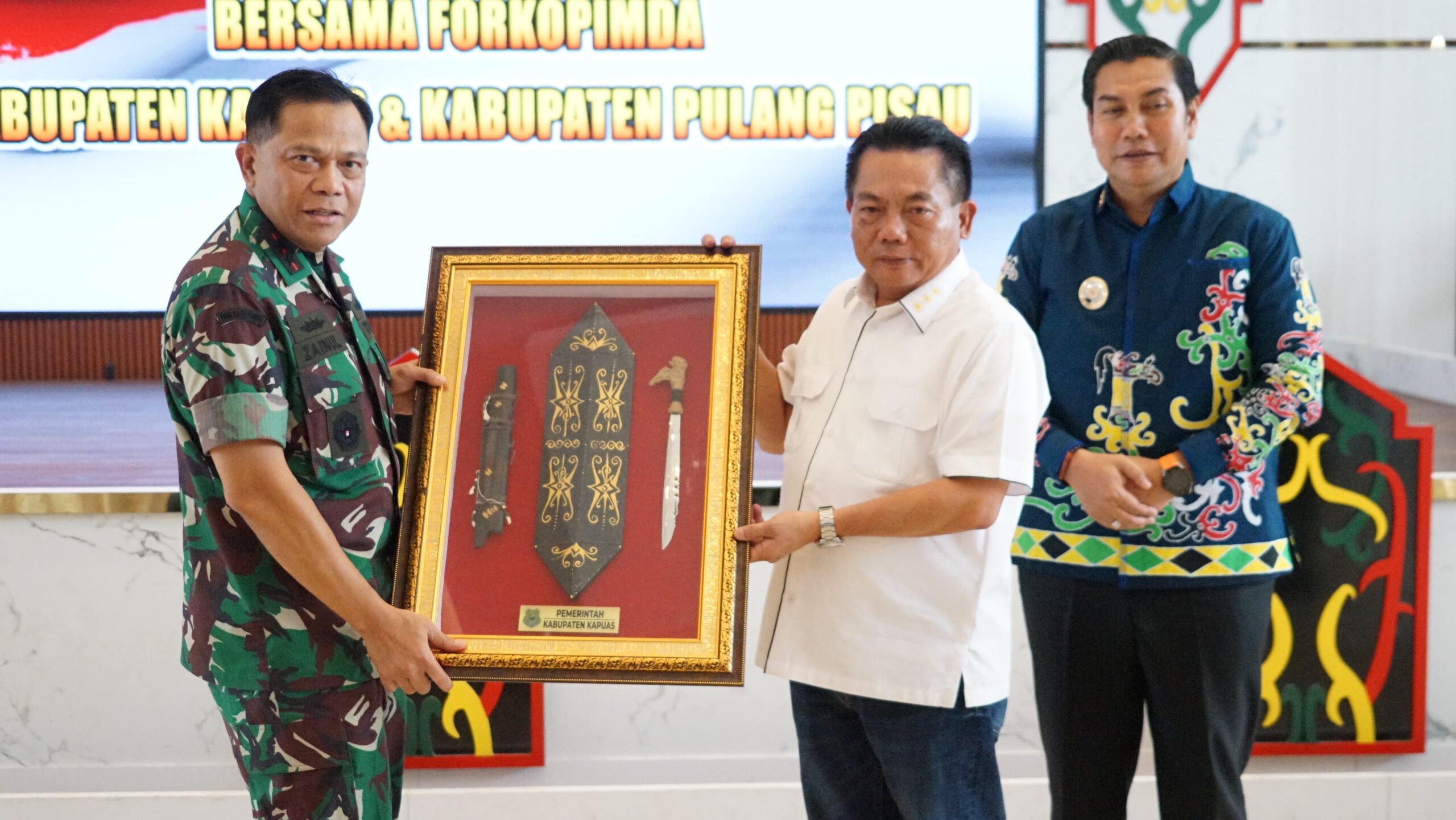 Bupati Kapuas Sambut Kunjungan Kerja Pangdam XXII Tambun Bungai