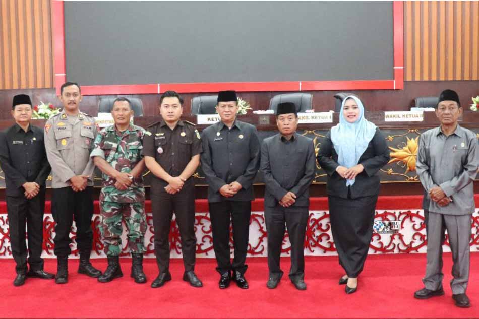Rapat Paripurna DPRD Mura, Penyerahan Tiga Buah Raperda 2