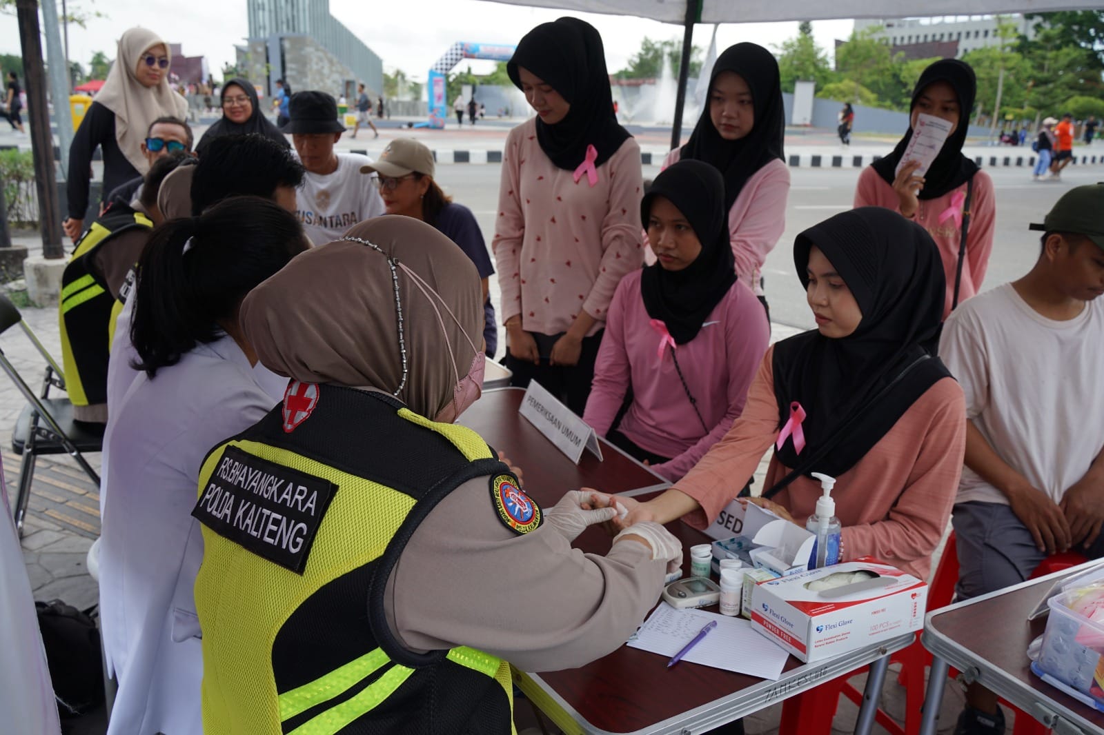 Berikan Layanan Gratis, Rumkit Bhayangkara Polda Kalteng Ajak Masyarakat Peduli Kesehatan