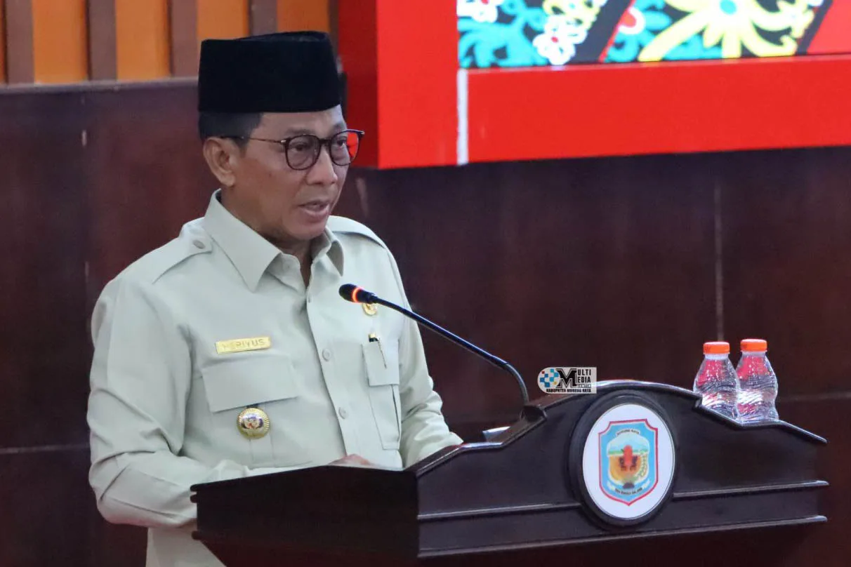 Hadiri Rapur, Bupati Heriyus Sampaikan Tanggapan Pemandangan Umum Fraksi