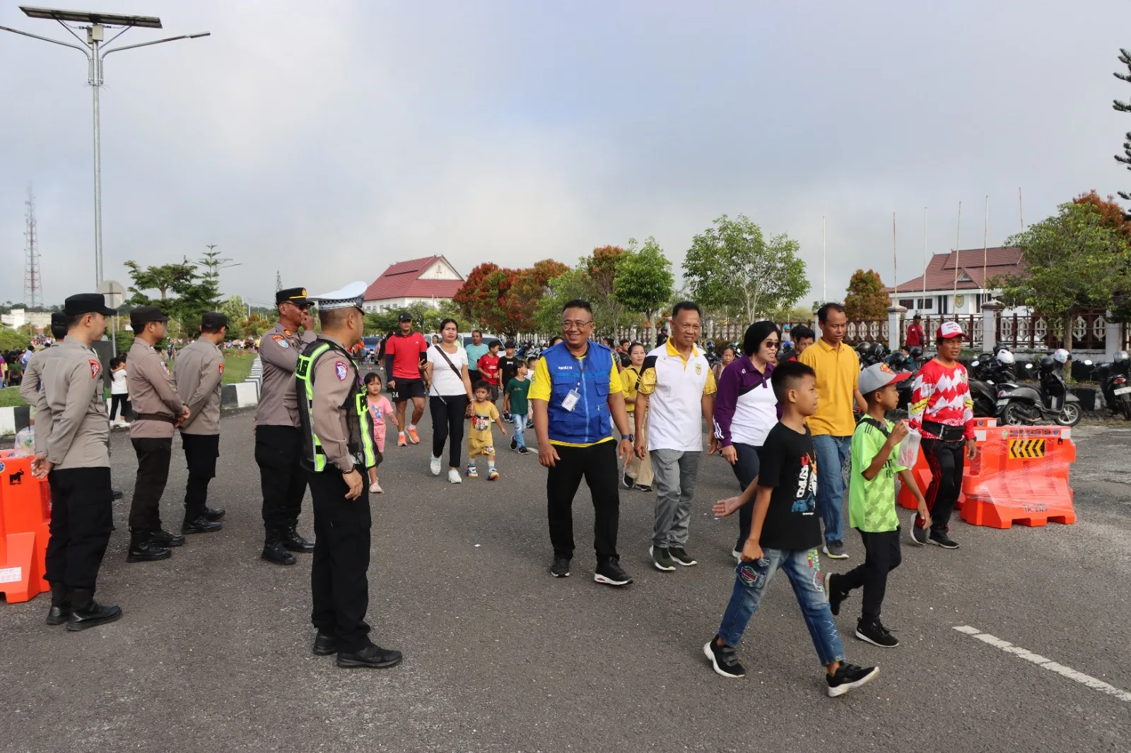 Sinergi TNI-Polri, Kawal Ketat Jalan Sehat dan Launching Car Free Day