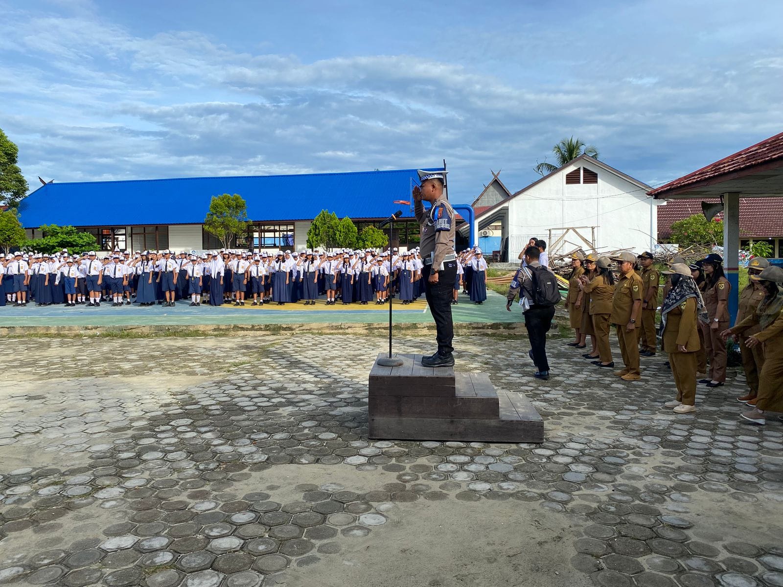 Polantas Menyapa, Satlantas Polres Gumas Ajak Pelajar Tertib Berlalu Lintas
