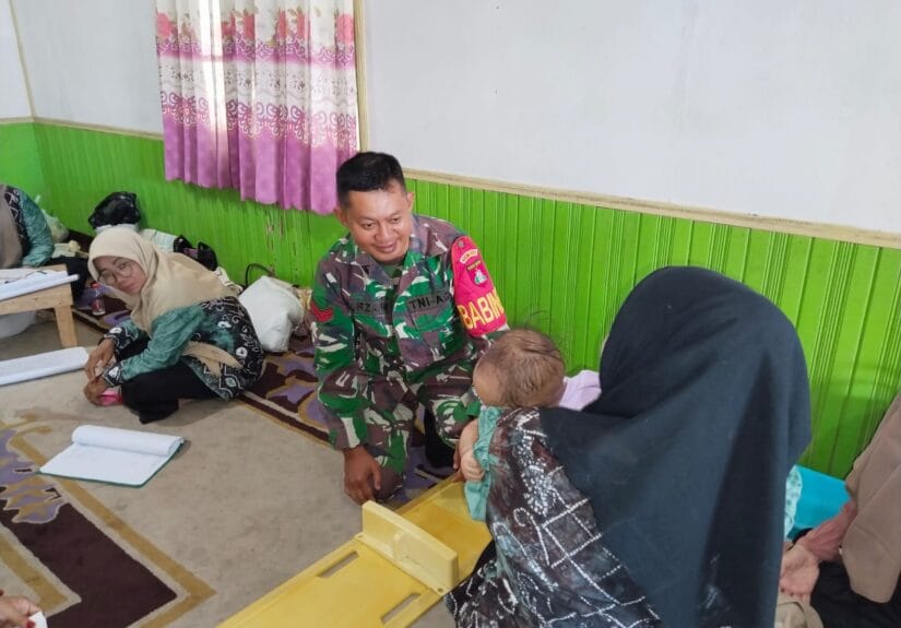 Babinsa Barabai Dampingi Posyandu Sehati, Dorong Kesadaran Kesehatan Ibu dan Anak