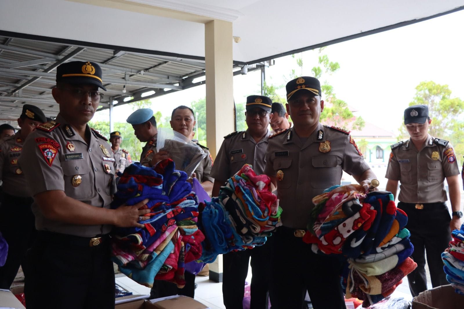 Polres Gumas Kirim Bantuan Kemanusiaan untuk Korban Bencana Alam di Sumatera