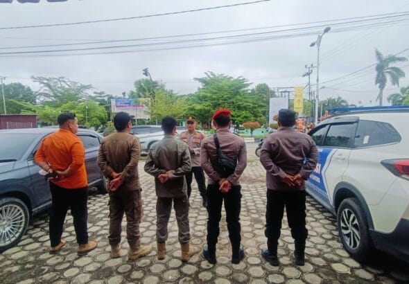 Pastikan Kesiapan Nataru, Personel Gabungan Siaga di Pos Pelayanan Taman Kota Kuala Kurun