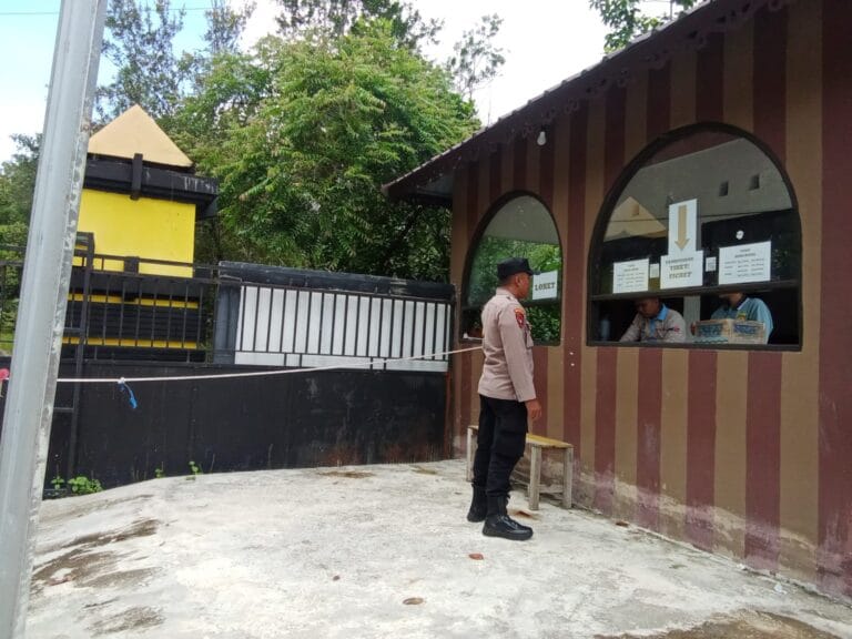 Polsek Kurun Lakukan Patroli Dialogis Sambangi Pusat Keramaian 