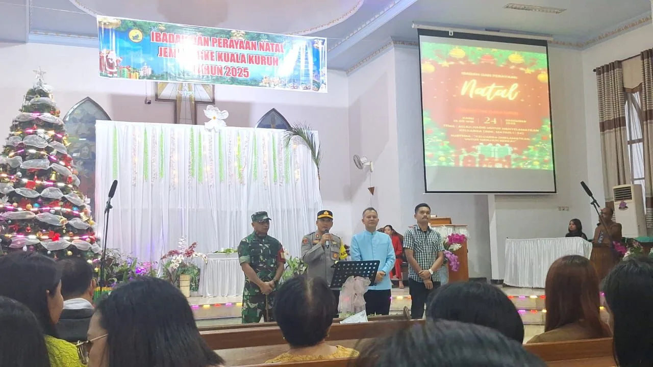Malam Perayaan Natal, Kapolres Gumas Sampaikan Pesan Kamtibmas dan Sosialisasikan Call Center 110