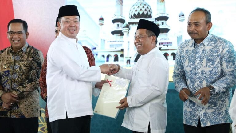 Kolaborasi Jadi Kunci, Menteri Nusron Dorong Percepatan Sertipikasi Tanah Wakaf di Jawa Timur