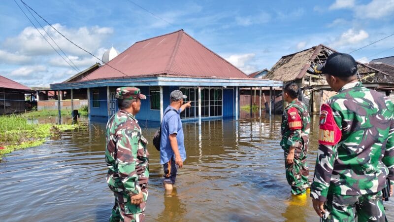 Sigap Hadapi Banjir, Koramil Labuan Amas Utara Turun Langsung Pantau Wilayah Terdampak