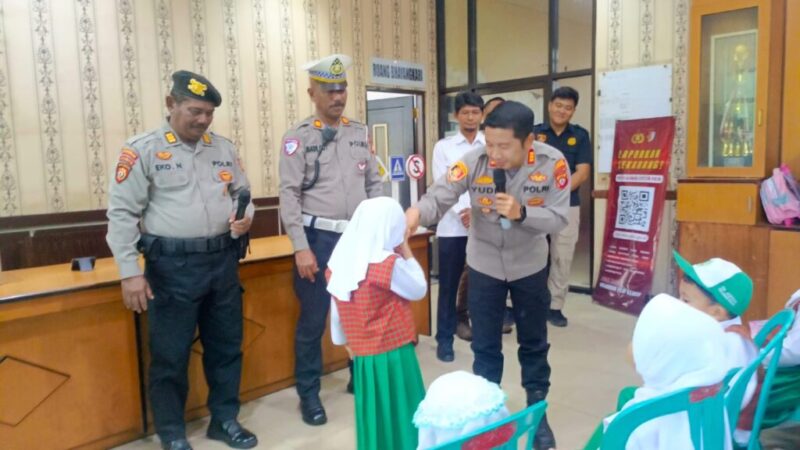 Polsek Pahandut Hadirkan Edukasi Humanis, Anak TK Aqidah Diajak Kenal Polisi Sejak Dini