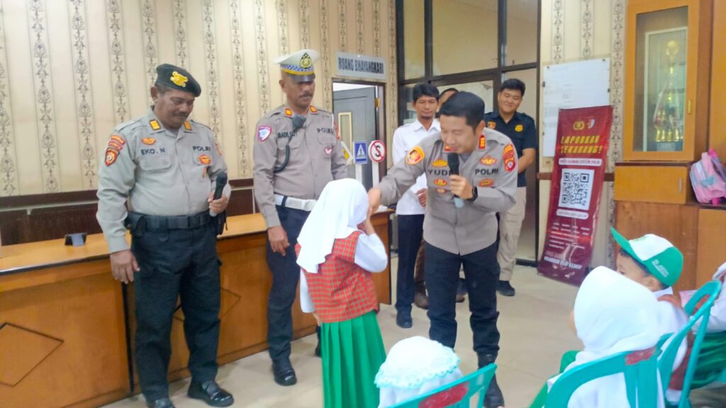 Polsek Pahandut Hadirkan Edukasi Humanis, Anak TK Aqidah Diajak Kenal Polisi Sejak Dini